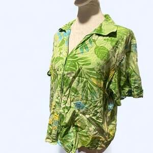 Erika & Co. Green Floral Button Up Blouse - Size L